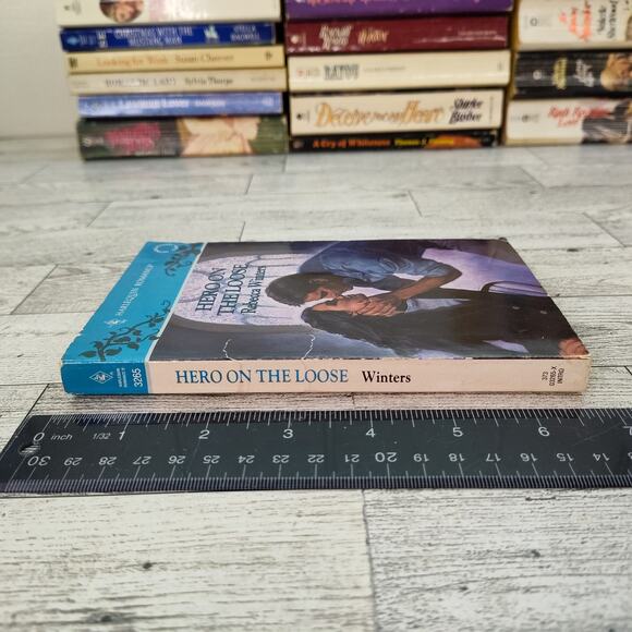 Hero on the Loose by Rebecca Winters‎ 1993 Harlequin Romance First Edition PB - Picture 6 of 10